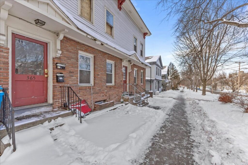365 St Paul Street #6 -Available August 15th! – Burlington VT
