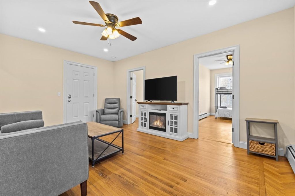 416 Pearl St #1, Burlington, VT | Renovated 4 Bedroom Apartment Steps from UVM | June 2027