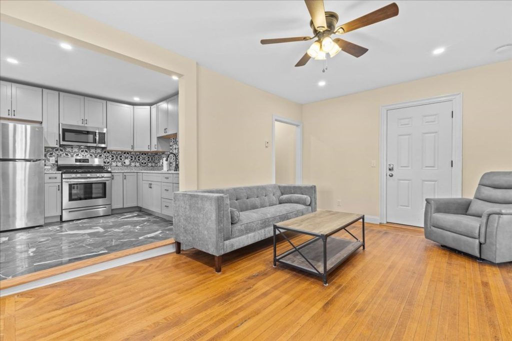 416 Pearl St #1, Burlington, VT | Renovated 4 Bedroom Apartment Steps from UVM | June 2027
