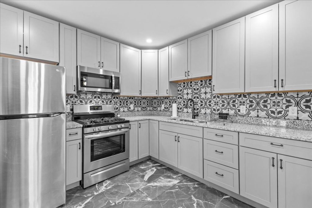 416 Pearl St #1, Burlington, VT | Renovated 4 Bedroom Apartment Steps from UVM | June 2027