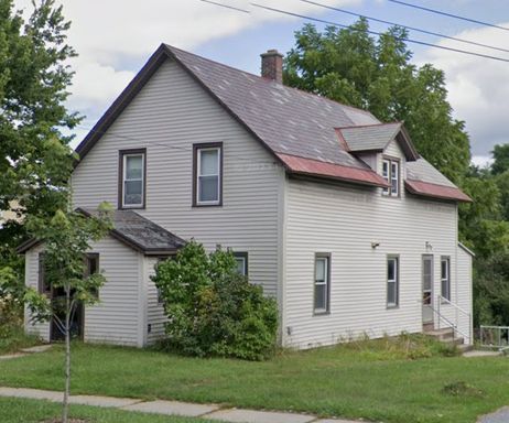 202 East Ave #1, Burlington, VT | Renovated 5 Bedroom Apartment Near UVM | June 2027