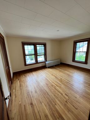 360 S Winooski Ave Apt B, Burlington, VT | 4 Bedroom Apartment Near UVM & Downtown | June 2027
